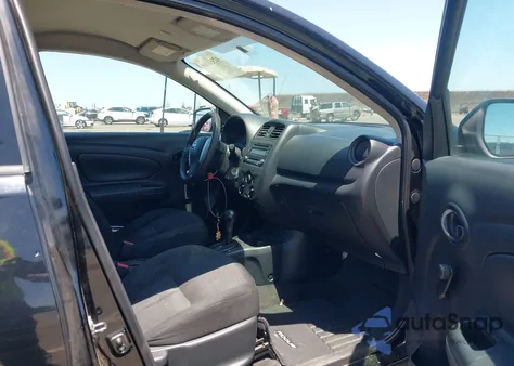 2016 Nissan Versa 1.6 S z USA, uszkodzony, nr VIN 3N1CN7AP1GL909108